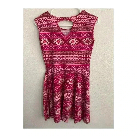🆕Girls Back Cut Out Skater Pink Dress 14🆕 - Picture 2 of 7